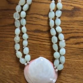 Meg Carter shell necklace item