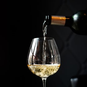 Bouteille de vin blanc item