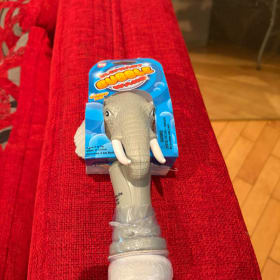 2 elephant bubbles item