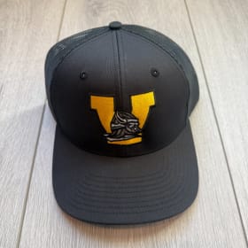 Trucker Hat - V item
