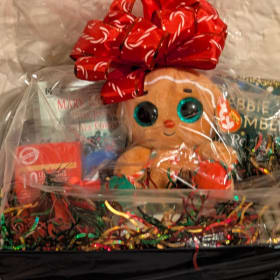 Gingerbread Man Christmas Basket item