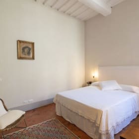 Bella Aura Tuscany, Italy Up to 4 people - 5 nights item