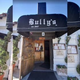 The original Bully’s horse racing glass partitions item