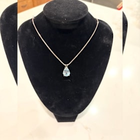 Topaz Necklace & silver chain item