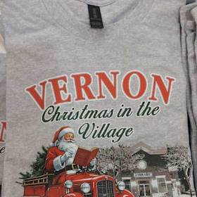 Photo of T-shirt - Size M: Christmas in the Village