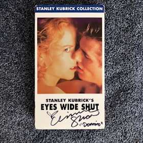 Photo of EYES WIDE SHUT VHS SIGNED BY VINESSA SHAW “DOMINO”