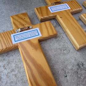Photo of Medium Cross - Straight Edged