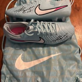 Photo of #21 Amelie Borg signed footy boots