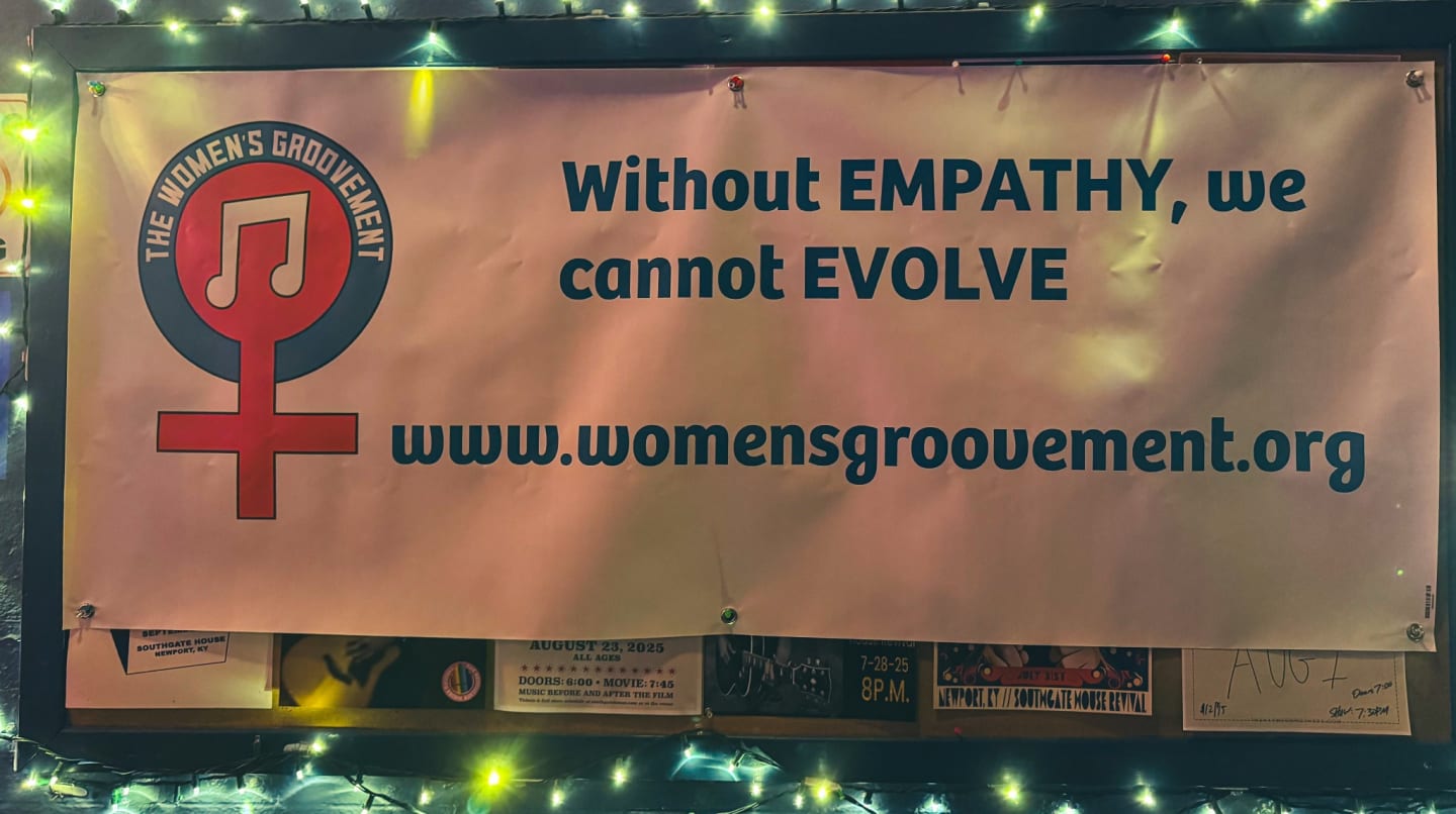 Womens Groovement's Second Dibs Online Auction!