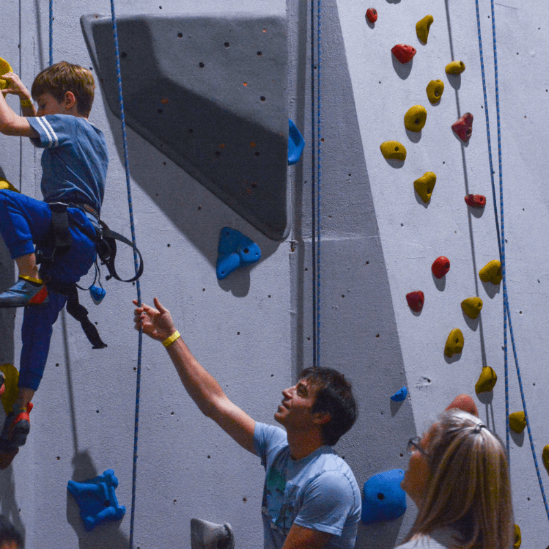 CLUB famille: Escalade libre pour jeunes de 10-13 ans ACCRÉDITÉS avec adultes