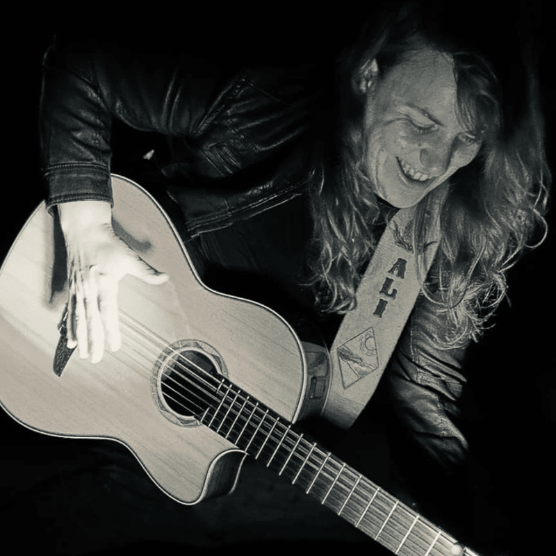 Fingerstyle Guitarist Ali Tod