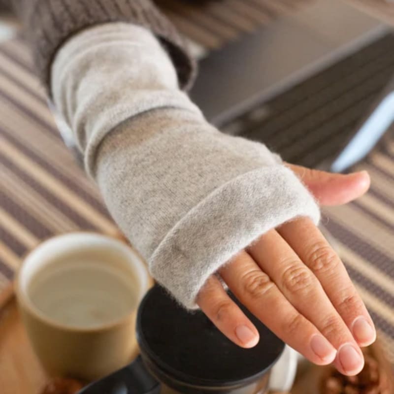 Photo of Pair of Turtle Doves Cashmere Gloves