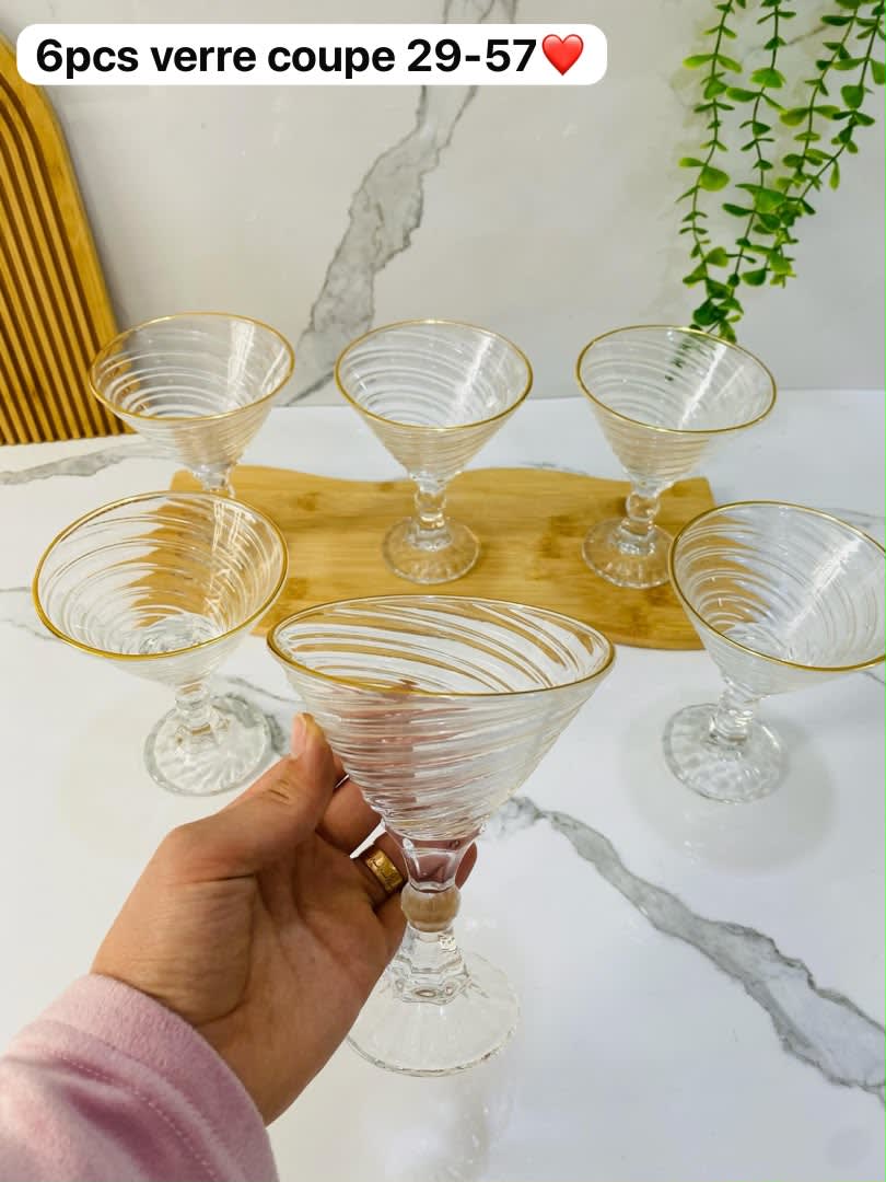 6 coupes à dessert en verre