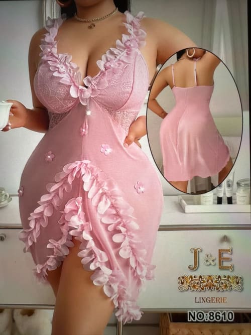 nuisette rose pour femme à bretelles avec des volants en dentelle