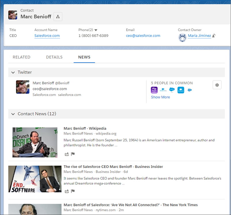 Se accede a las noticias en tiempo real del Director General de Salesforce, Marc Benioff, desde su registro de contacto en Salesforce.