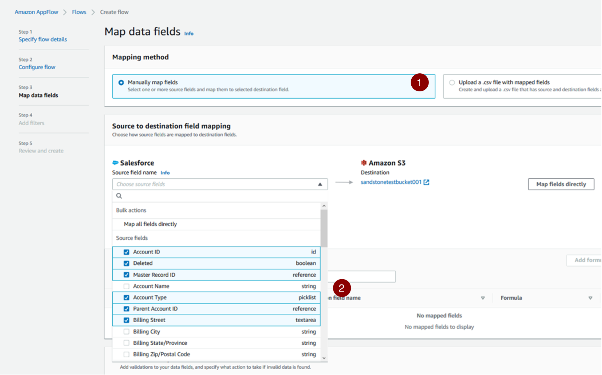 Bildschirm 'Map data fields' (Datenfelder zuordnen) mit hellblau hervorgehobenen Quellfeldern