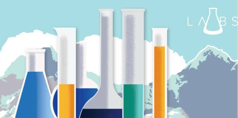 Image de bannière Salesforce Labs avec des montagnes en arrière-plan, ainsi que des tubes à essai et des béchers au premier plan