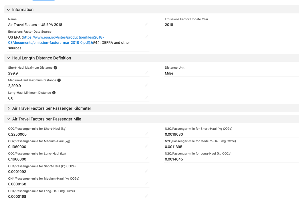 輸送距離の定義と、旅客マイルおよび旅客キロメートルで表された旅客航空機係数が表示されている旅客航空機排出係数レコード。