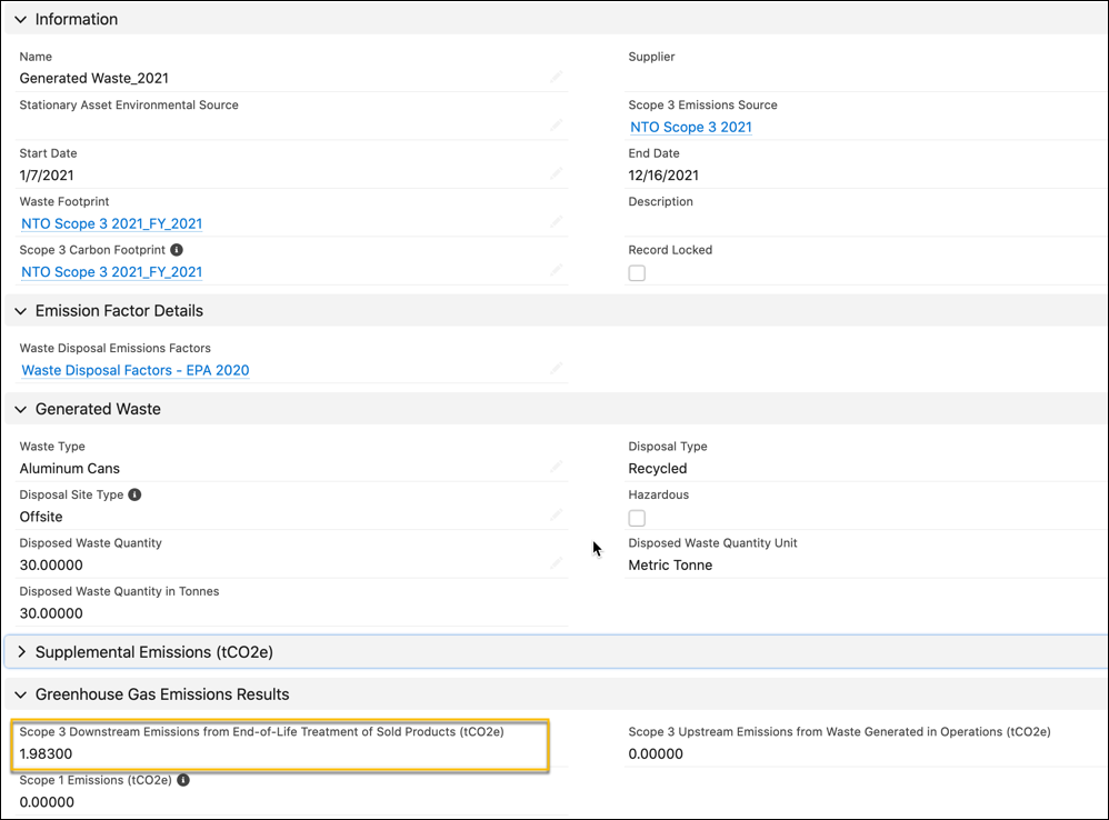 自動計算された [スコープ 3 (下流) 販売した製品の廃棄に伴う排出量] の値が表示されている発生廃棄物レコード。