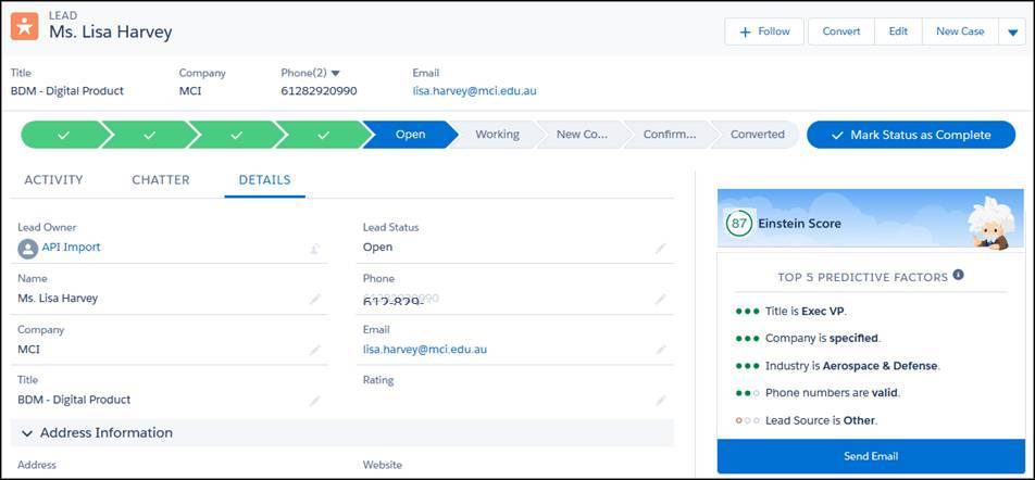 exemple de d'établissement de score de piste dans Sales Cloud Einstein