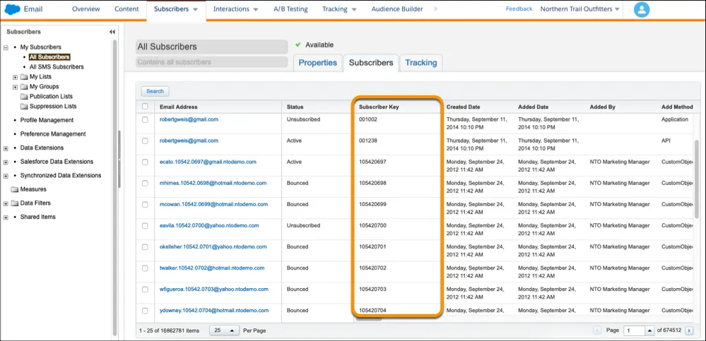 [購読者キー] 列が強調表示された Email Studio の [すべての購読者] ページ。