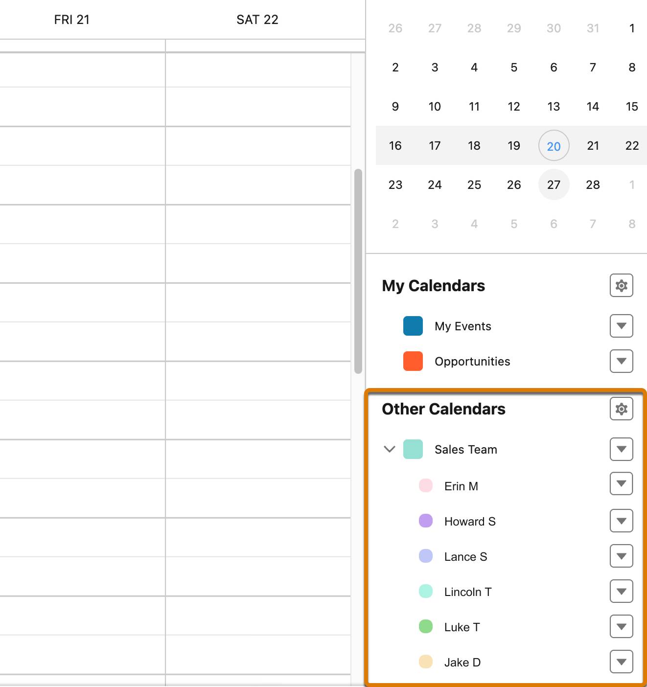 Panneau latéral du calendrier montrant une liste d’utilisateurs intitulée Évaluations sur site.