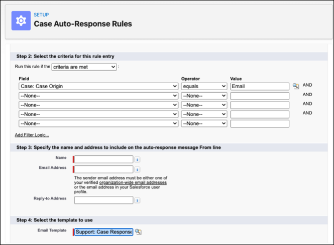 Pagina Case Auto-Response Rules (Regole di risposta automatica a caso) in cui sono selezionati i criteri associati ai campi e i modelli di email.