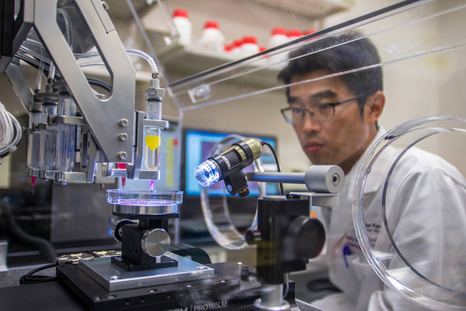 Medical professionals use 3D bioprinting to treat patients