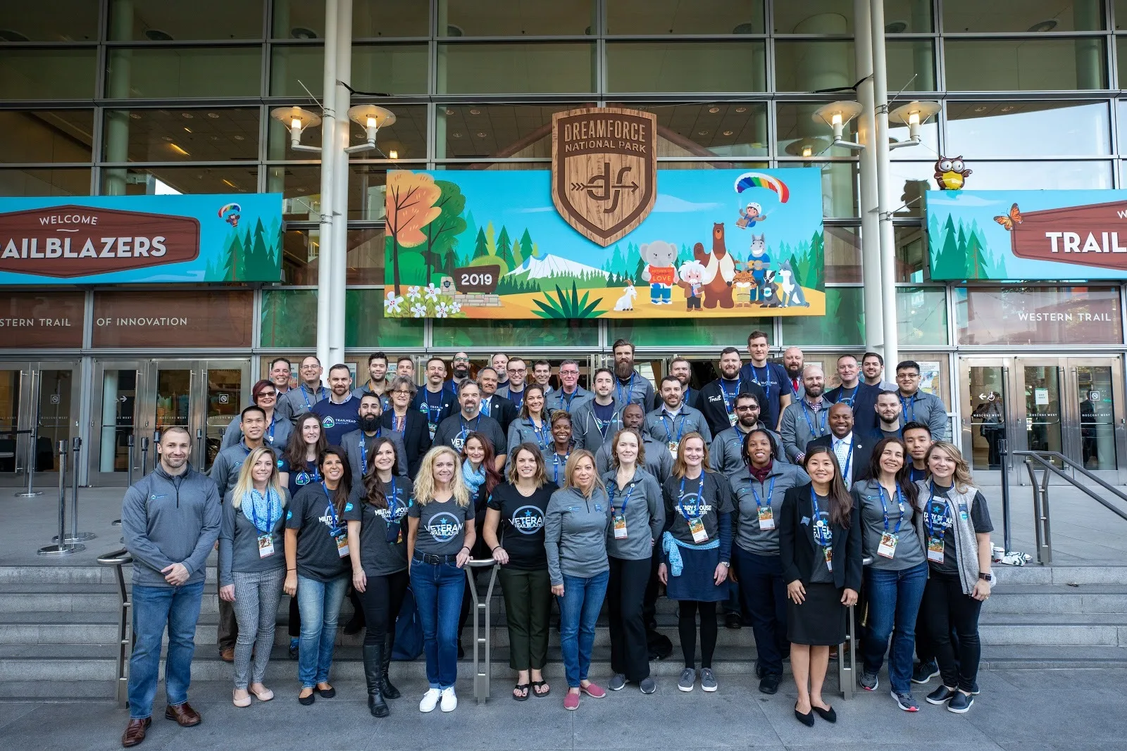 Many Trailhead Military members taking a photo at Dreamforce