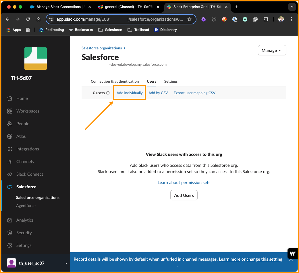 Painel de administrador do Salesforce, Salesforce | Salesforce organization (Organização do Salesforce), a guia Users (Usuários) da tela da organização do Salesforce, o link Add individually (Adicionar individualmente) está destacado por uma caixa laranja e uma seta