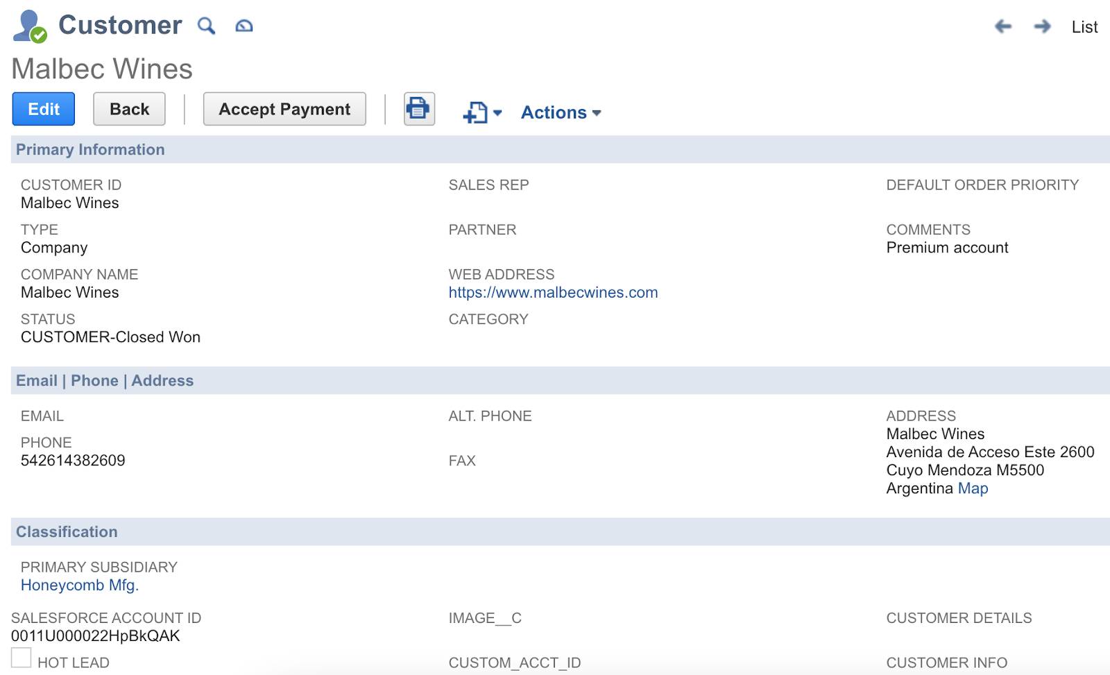 Salesforce 取引先 ID が表示されている [Malbec Wines] 顧客。