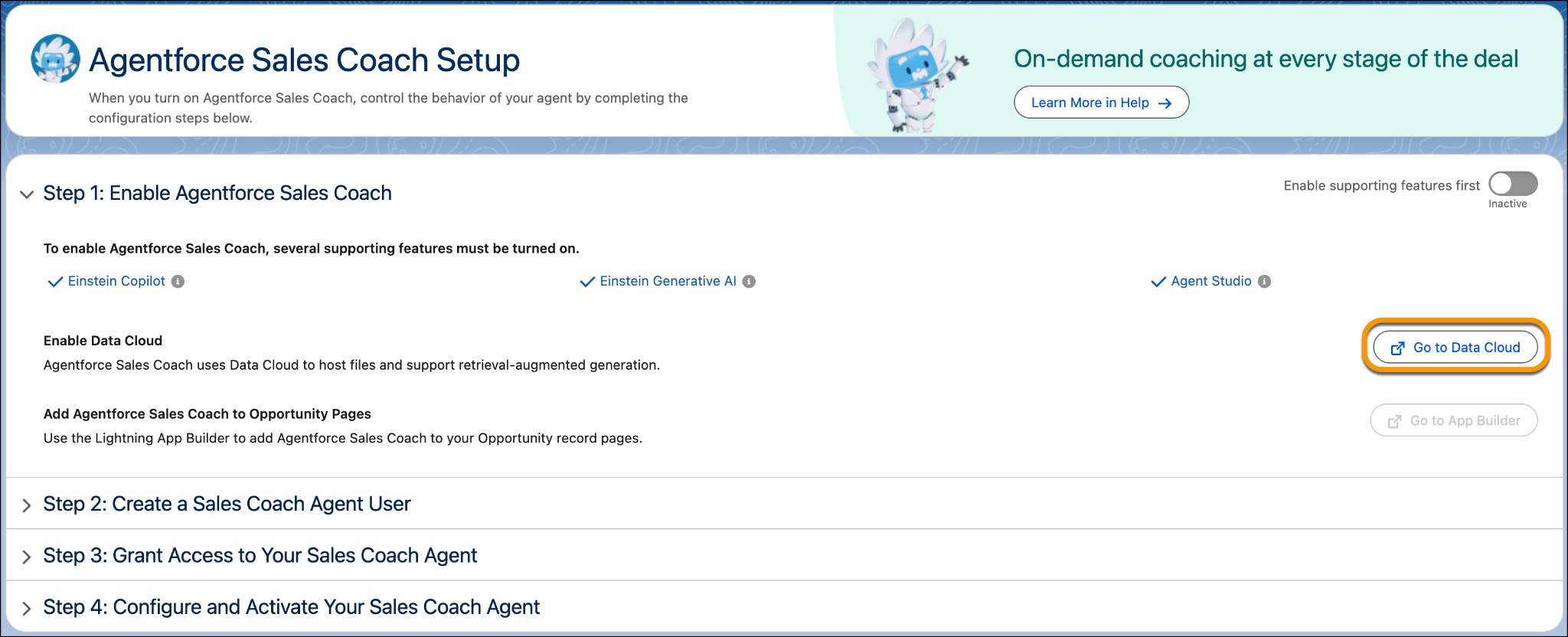 Page Agentforce Sales Coach Setup (Configuration d’Agentforce Coach commercial) montrant toutes les fonctionnalités de support activées avec une flèche pointant vers le bouton Go to Data Cloud Setup (Accéder à la Configuration de Data Cloud).