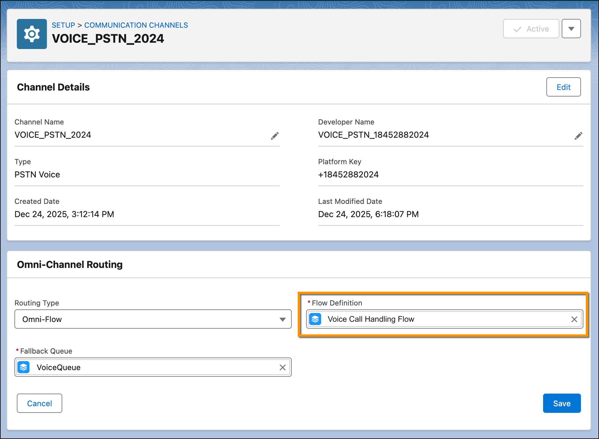 Información de un canal de voz PSTN en la Configuración de Salesforce, donde se muestra Omni-Channel Routing (Enrutamiento de OmniCanal) configurado con un tipo de enrutamiento Omni-Flujo y una definición de flujo específica.