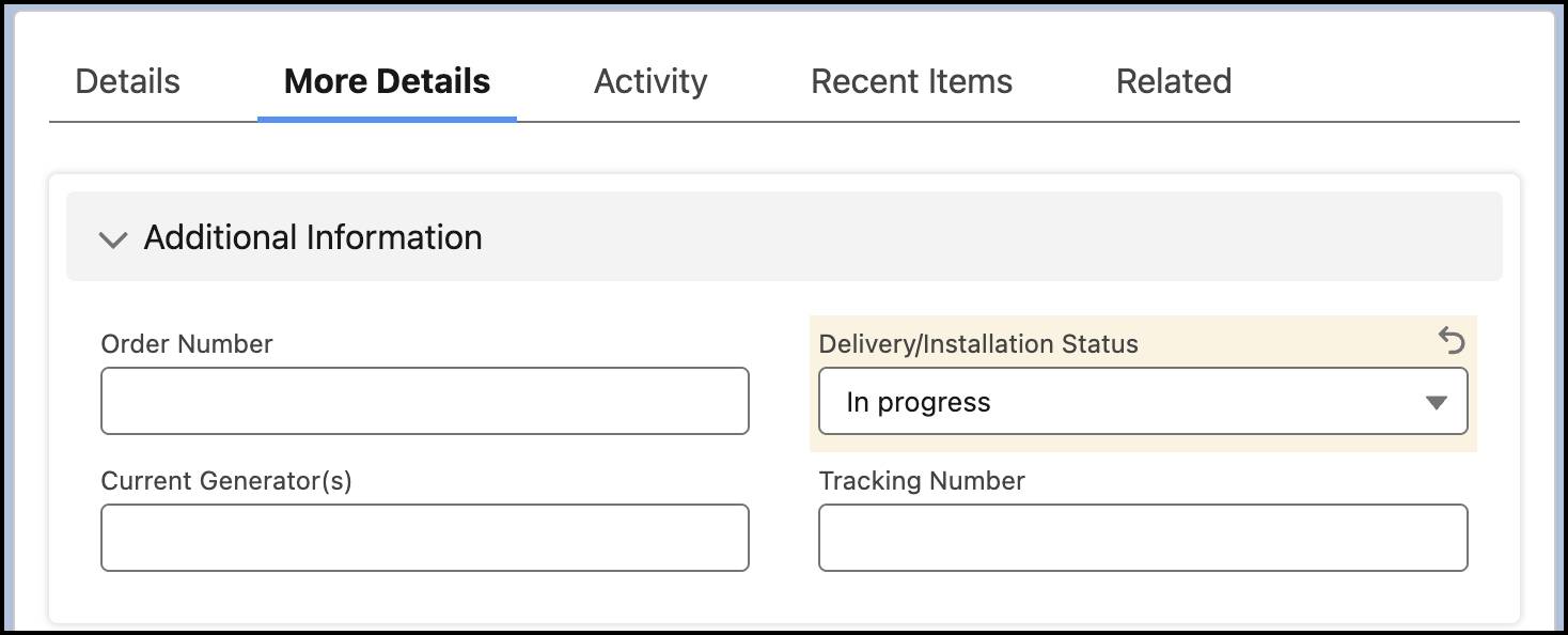 Wenn "Delivery/Installation Status (Lieferungs-/Installationsstatus)" den Wert "In progress (In Bearbeitung)" hat, wird das Feld "Tracking Number (Tracking-Nummer)" unter dem Feld "Delivery/Installation Status (Lieferungs-/Installationsstatus)" angezeigt.