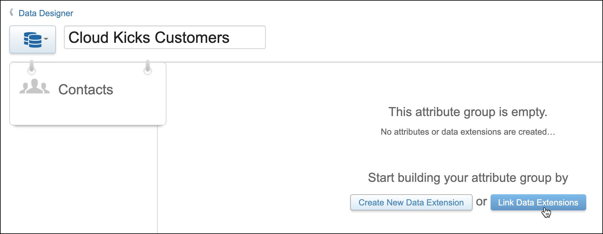 Grupo de atributos de los clientes de Cloud Kicks con el cursor sobre Link Data Extensions (Vincular extensiones de datos)