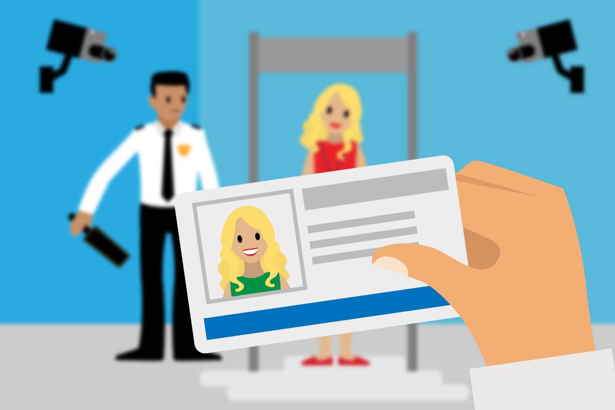 Os seguranças estão verificando um visitante que está entrando no prédio com câmeras de segurança nas paredes.