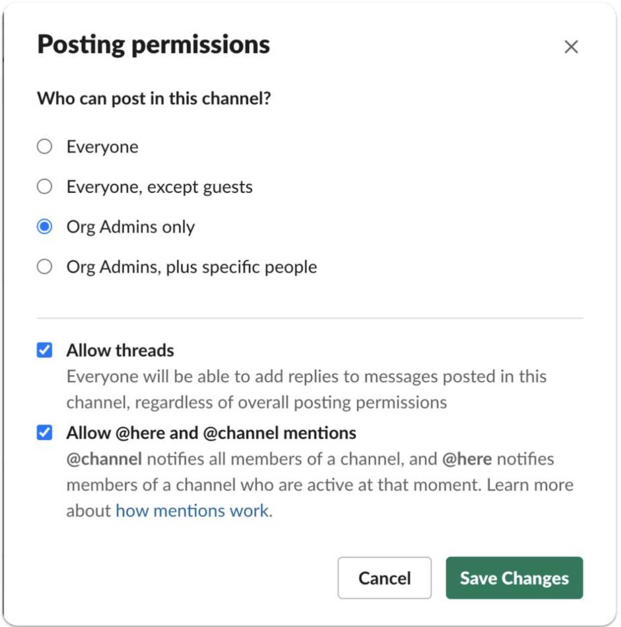 [Posting Permissions (投稿権限)] 設定を示す画像。[Who can post in this channel? (このチャンネルに投稿できるメンバーは?)] セクションで [Org Admins only (OrG 管理者のみ)] が選択され、許可を求めるチェックボックスがどちらもオンになっています。