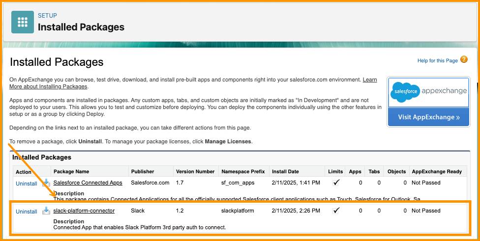 Page Installed Packages (Packages installés) dans Setup (Configuration), avec slack-platform-connector encadré en orange avec une flèche orange.