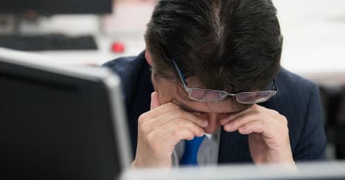 希望退職に応じるか迷う57歳「再就職先の年収はいくらが妥当？」