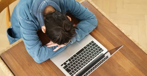 テレワークで残業代が減り赤字に…急な収入減をどう乗り切る？