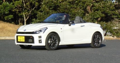 「コペン」にトヨタ・レーシングチームのDNAを注入、30万円の差で何が変わる?