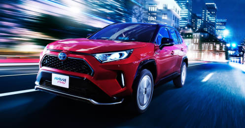 トヨタRAV4 PHVに注目　“スポーツカー並み”の加速性能と最大1300kmの航続距離