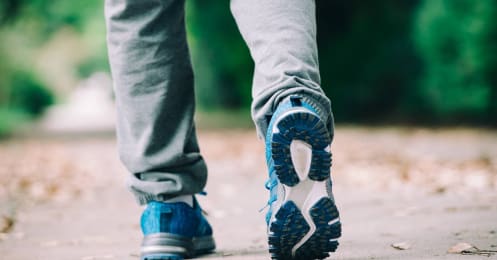 健康のための「継続的」な取り組みを行っている人は、ミドル世代の約半数