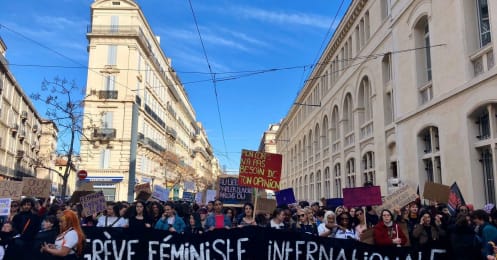 コロナ禍でフランス4万人の性産業従事者はどう影響を受けたのか