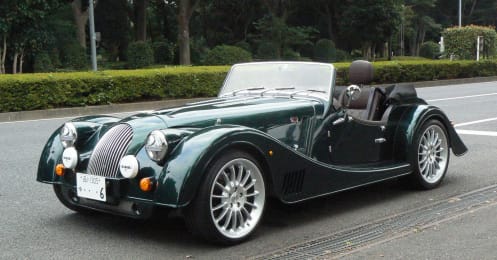 手作りの伝統と最新技術、生まれ変わった「モーガン」で“不自由”を楽しむ