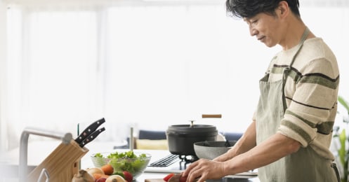 都内で暮らす40代独身男性の平均年収や貯蓄額、生活費はいくら？【2023年版】