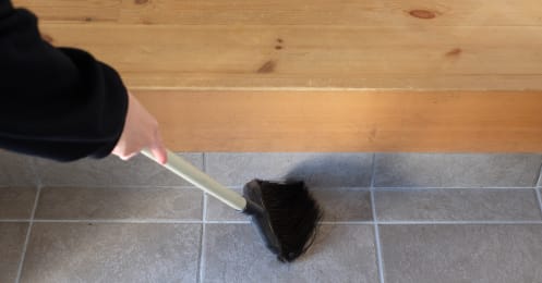 玄関、キッチン、トイレ…できる限りお金をかけずに家のにおいを防ぐ方法