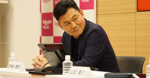 5Gスマホ競争、トラブル続きの楽天モバイルが実は優勢？コロナ禍で加速する全国展開