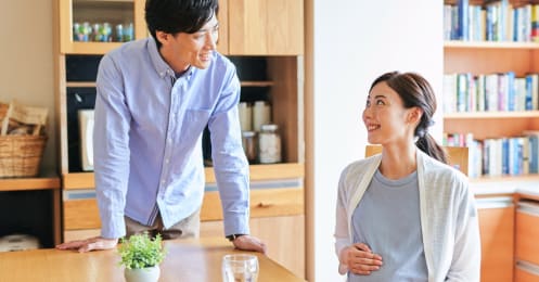 第一子が生まれるアラサー夫婦「マイホーム購入前に生活費や保険を見直したい」