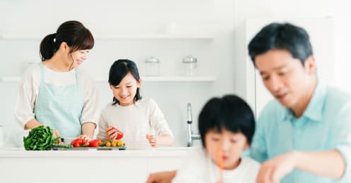 夫はあと7年で定年だけど子どもは5歳と3歳。教育費と老後資金が不安な43歳共働き妻